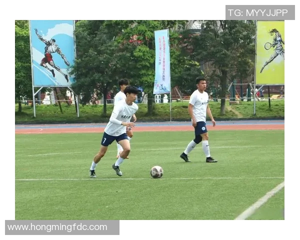 重庆足球队的团队协作揭秘：如何在赛场上实现完美配合与默契合作